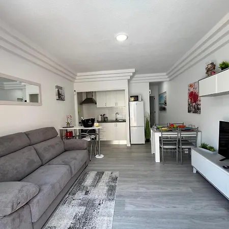 Apartment Orlando Complex By The Pool Costa Adeje (Tenerife)